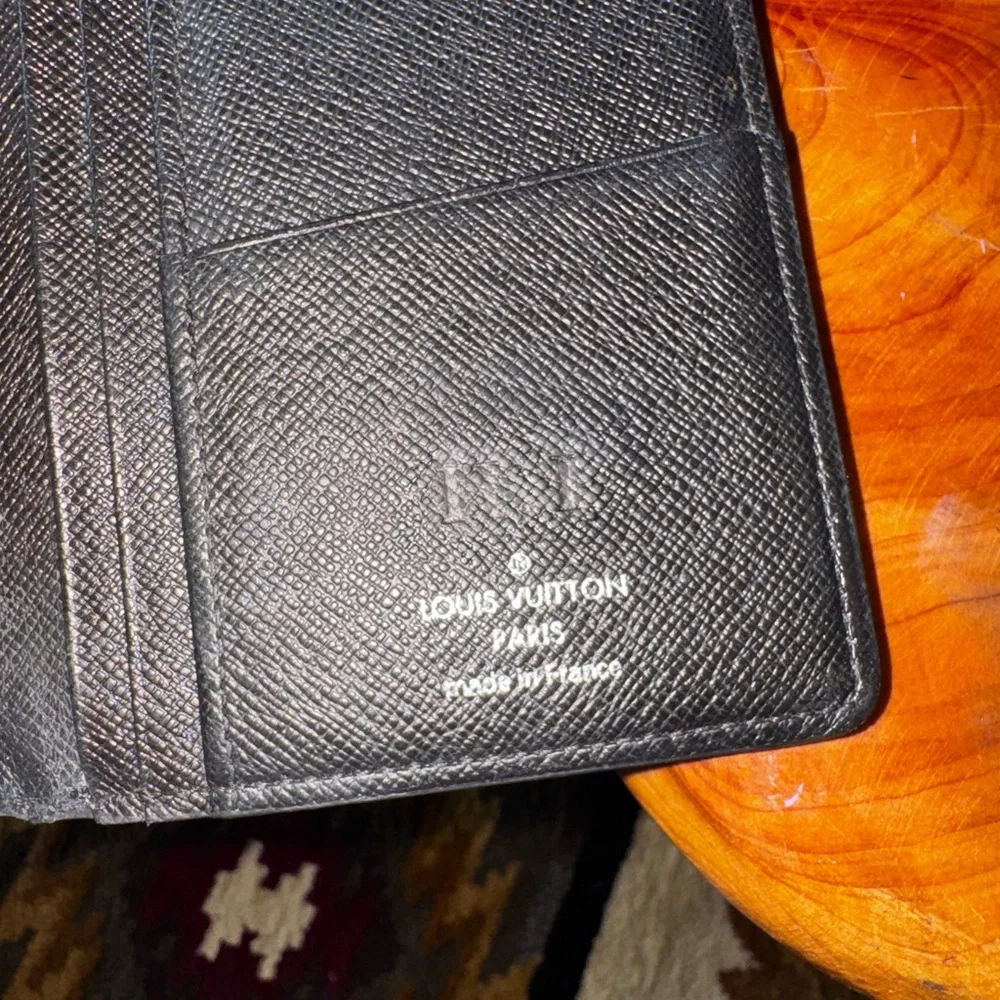 Louis Vuitton Damier Infini
Porte feiulle
Brazza Long Wallet Purse/authentic - Picture 10 of 16